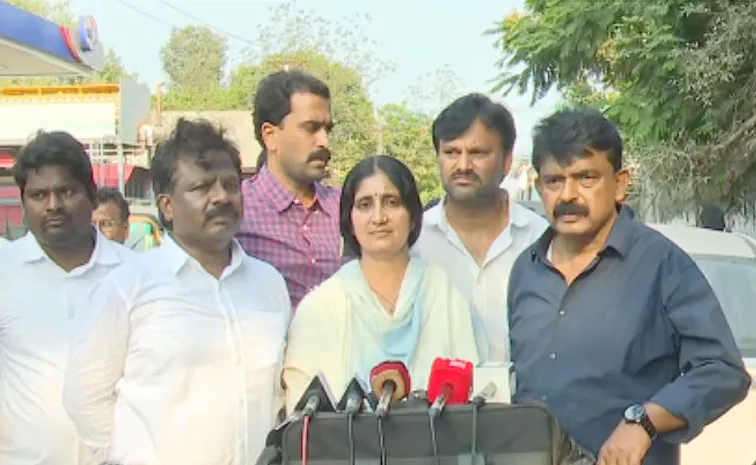 YSRCP Leaders Meet Vallabhaneni Vamsi In Jail