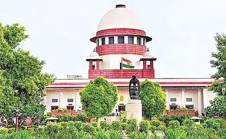 SC stays Lokpal decision on power to entertain complaint against HC judges