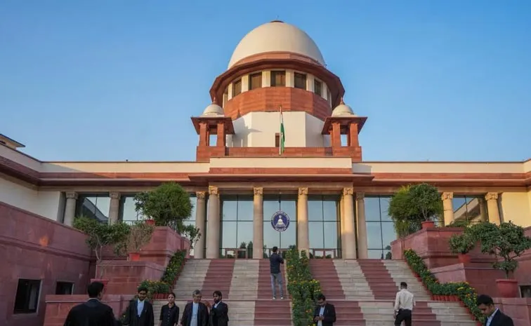 Supreme Court Refuses To Entertain Contempt Plea Against Maharashtra Government In Demolition Case