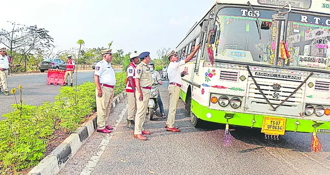 మత్తులో వాహనాలు నడిపితే చర్యలు