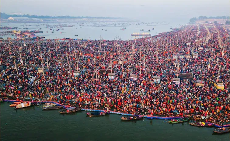 Mahakumbh live Huge Crowd Yogi Sdityanath JP Nadda Reach Sangam