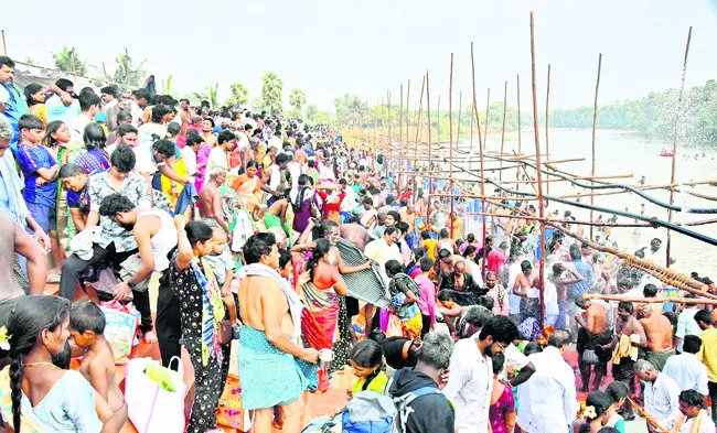 వీరంపాలెం.. మార్మోగిన శివనామ స్మరణం