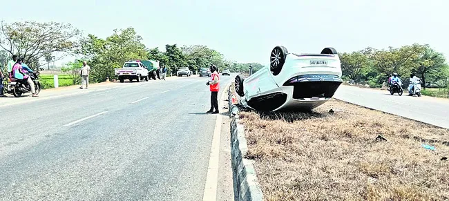 ఉరేసుకుని యువకుడి ఆత్మహత్య