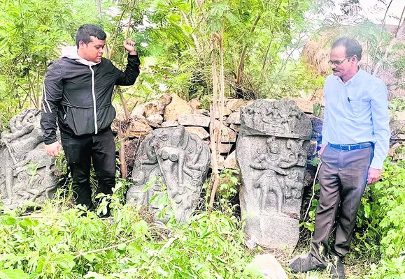 నిర్లక్ష్యపు నీడలో 9వ శతాబ్దపు శిల్పాలు