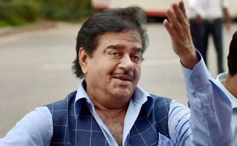 shatrughan Sinha Asked Votes for AAM aadmi Party in Delhi said about PM Modi he is my Friend