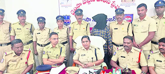 వరుస చోరీల నిందితుడి అరెస్ట్‌