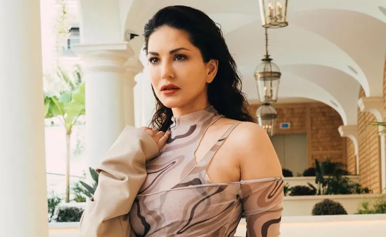 Sunny Leone Buys Office Space in Mumbai