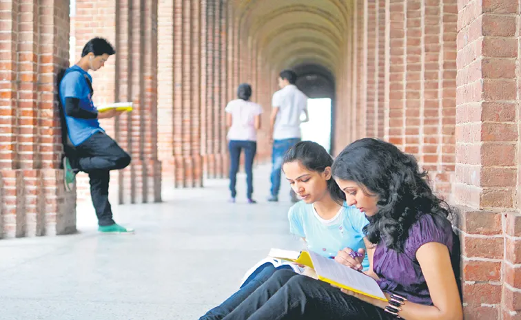 Sakshi Guest Column On Falling standards of Universities in India