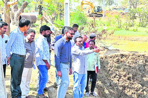 ఆగం పనులు.. అవస్థల్లో ప్రజలు