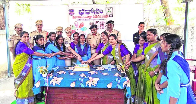 సహాయంలో ముందున్న భరోసా కేంద్రాలు