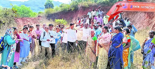 పరిహారం చెల్లించాకే పనులు