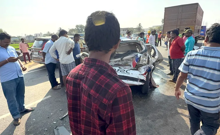 Road Accident On Hyderabad Bangalore Highway