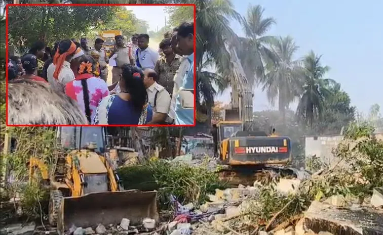 AP Revenue Officials Demolish Poor People Houses At Tirupati