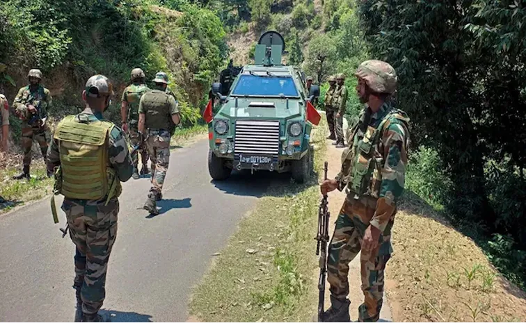 Indian Army Stops Infiltration Bid Of Pakistan Army Men