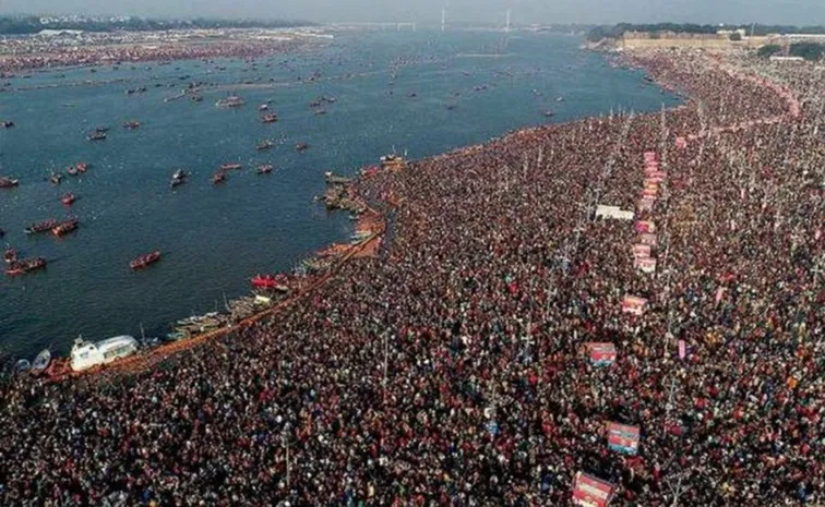 Massive Blaze In maha kumbh mela Yamuna Puram Sector