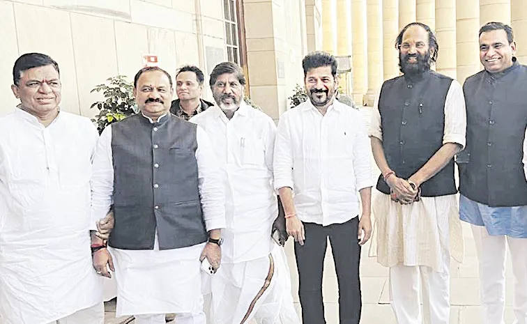 Telangana CM Revanth Reddy and PCC chief Mahesh Goud meet AICC president Kharge