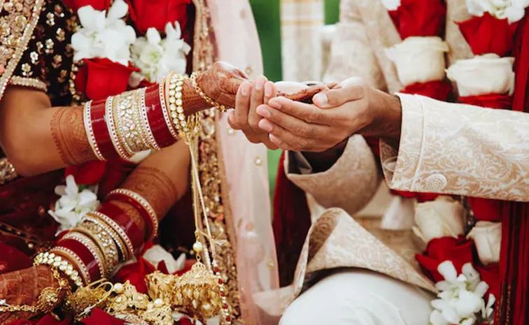 Bride Family Cancels Marriage For Groom Poor CIBIL Score In Maharashtra