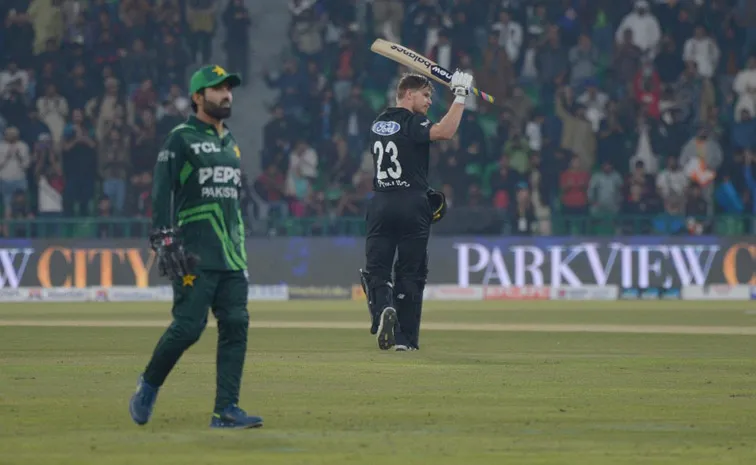 Glenn Phillips AllRound Show helps New Zealand crush Pakistan in Tri series opener