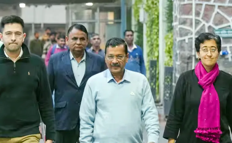 Arvind Kejriwal Meets Winning AAP MLAs In Delhi