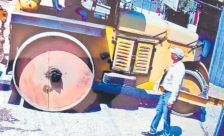 Road roller Thief Arrested in hyderabad