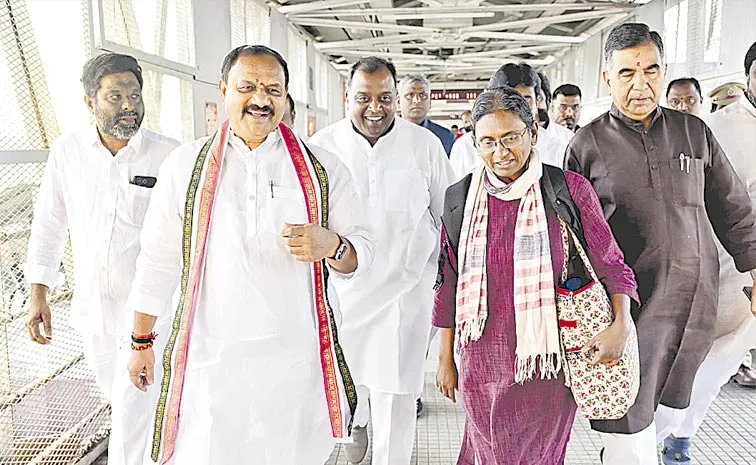 TPCC President Mahesh Kumar Goud meets AICC Telangana incharge Meenakshi Natarajan