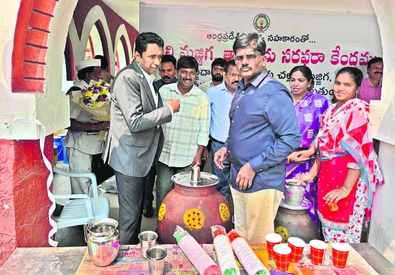 జిల్లా వ్యాప్తంగా దాతల సాయంతో చలివేంద్రాలు 