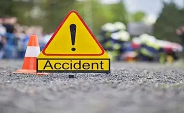 Four Life Ends In Ksrtc Bus Collision In Kurnool District