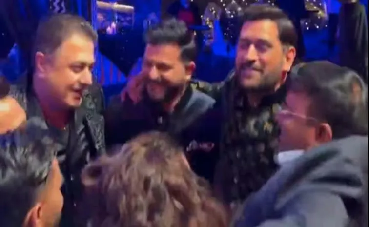 MS Dhoni, Suresh Raina And Rishabh Pant Dancing Together At Pant Sister Wedding