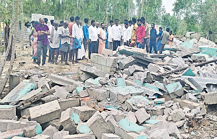 9 houses demolished for being built on government land