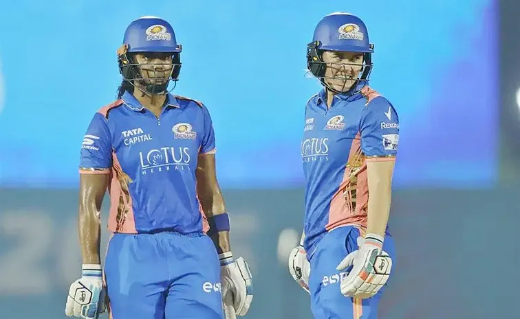 Hayley Matthews, Nat Sciver-Burnt power Mumbai to 213-4