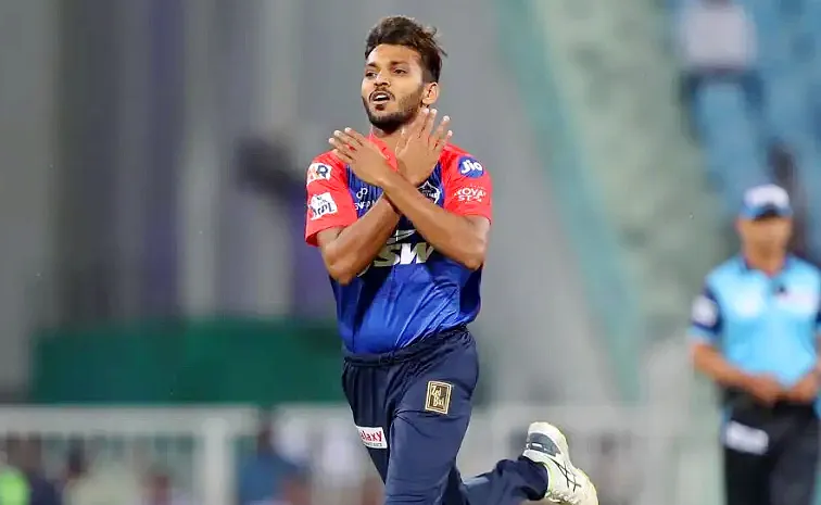 Chetan Sakariya joins KKR as net bowler