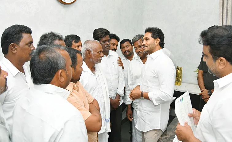 Pinnelli Villagers Meets YSRCP President YS Jagan Mohan Reddy