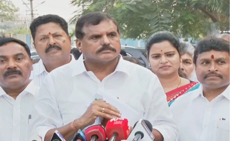 Ysrcp Leaders Meet Governor At Raj Bhavan