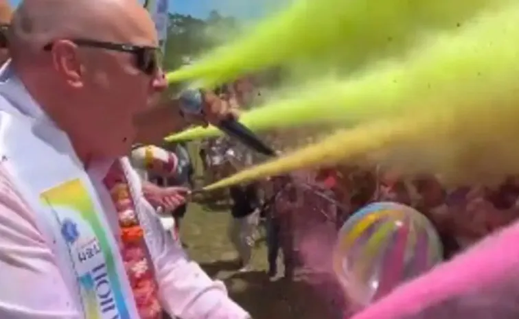 New Zealand PM Christopher Luxon Celebrated Holi in Iskcon Temple