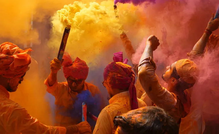 Village Celebrate Holi Like this People also Reacted After Watching the Video