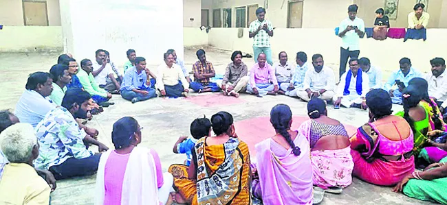 పెద్దసాన పాఠశాలలో గందరగోళం