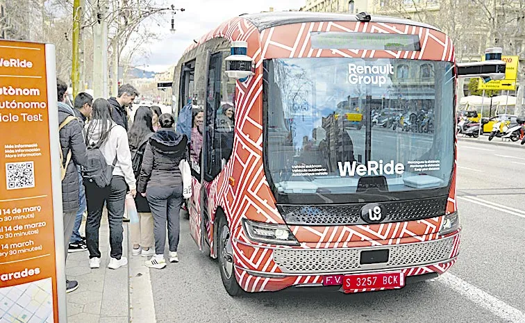 Driverless bus of future is tested in Barcelona