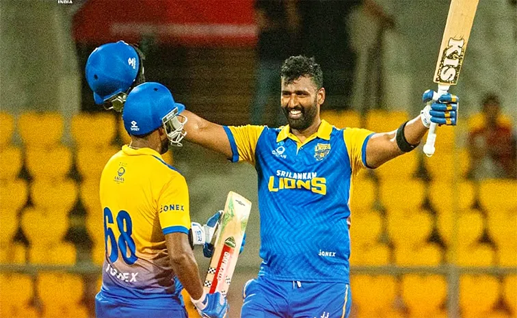 Thisara Perera smashes 6 sixes in an over in Asian Legends League