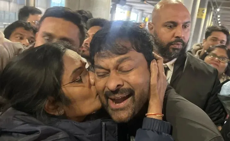 Women Kissed Chiranjeevi At UK Airport Latest