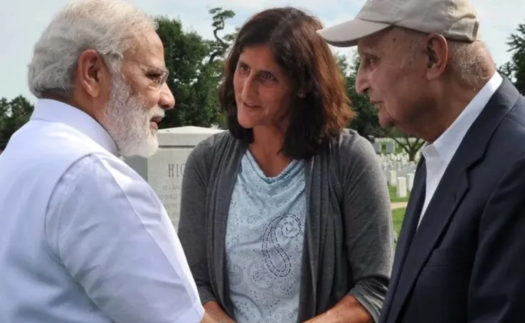 PM Narendra modi Shares Picture with Nasa Sunita Williams said Welcome Back