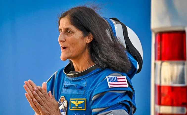 Buzz: Bollywood Directors Plans To Sunita Williams Biopic