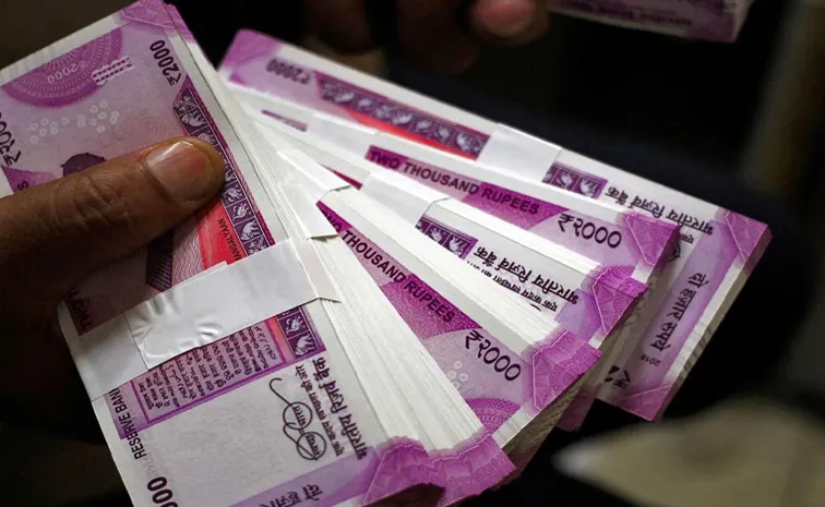 Rs 6577 Crore Worth Rs 2000 Notes Still With Public