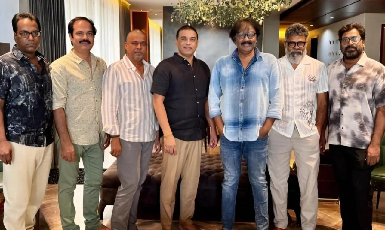 Dil Movie Team Reunion VV Vinayak And Sukumar Pic