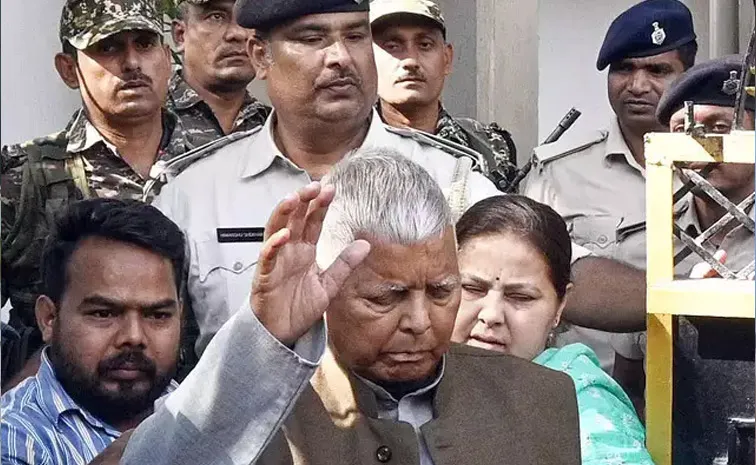 Lalu Yadav Poster Hoarding Infront of Rabri Devi House in Patna