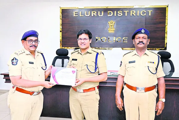ప్రతిభ చూపిన సిబ్బందికి ప్రశంసలు