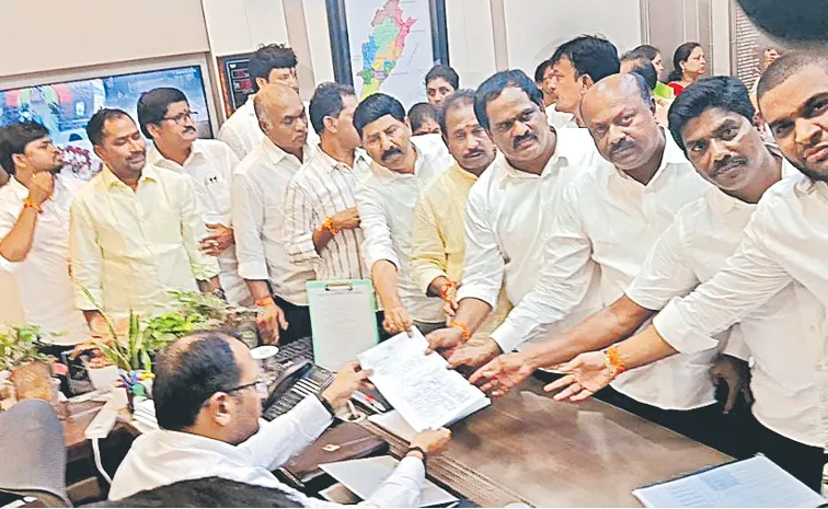 TDP Cheap Politics On Visakha Mayor Seat