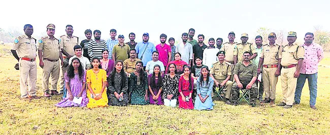 ‘బర్డ్ వాచ్’కు డిగ్రీ విద్యార్థులు