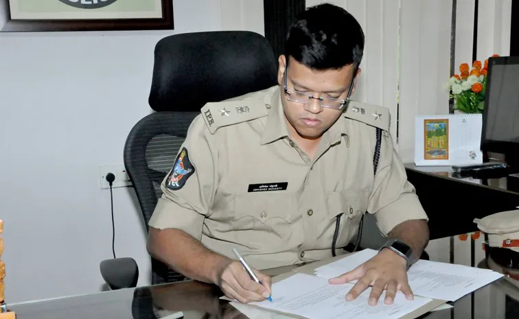 IPS Officer Abhishek Mahanthi Gets relief from High Court