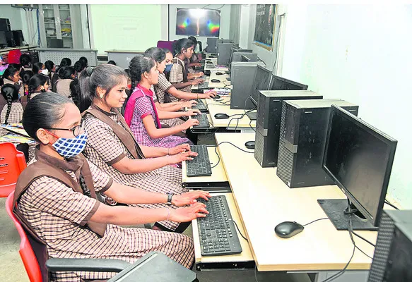 సర్కారు విద్యకు సాంకేతిక దన్ను