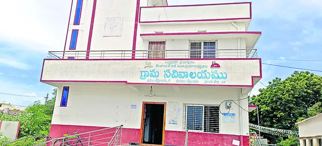 పీ–4 సర్వే పిడుగు